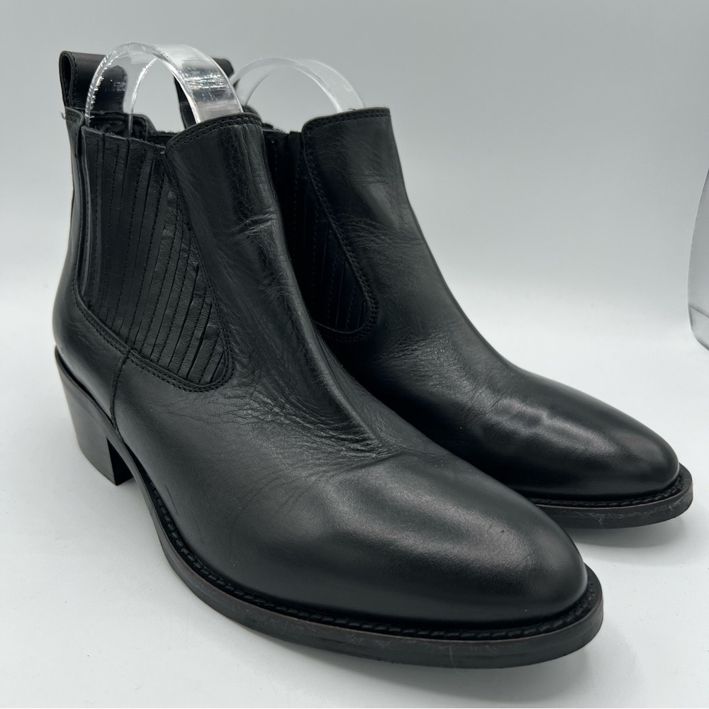 Coach and Four Kisha Chelsea Boots Women’s 6.5 Black Leather EUC Made In Italy